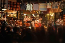 "ด้วยรักและเพลงเศร้า" Live Session พิเศษจาก โจอี้ ภูวศิษฐ์ ชวนแฟนคลับร่วมโอบกอดความเสียใจอย่างอ่อนโยน