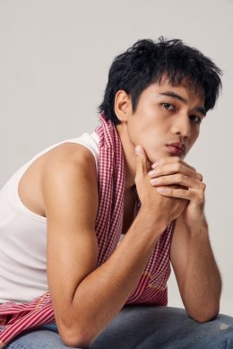 ส่องลุคผู้บ่าวที่จริงใจ "โจอี้ ภูวศิษฐ์" ลุคนี้โดนใจ สไตล์หนุ่มเกษตรอินทรีย์