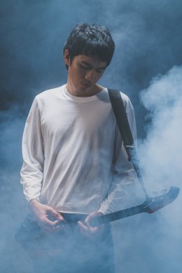 "ของตาย" ซิงเกิลพิเศษย้อนดูจุดเริ่มต้นของ 'โจอี้ ภูวศิษฐ์' เพลงของคนที่รักจนลืมศักดิ์ศรี