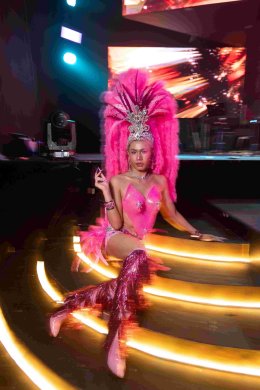 JRBUBBLEGUM ดึง อ๊อฟ สุรพล และ บิว จิตรฉรีญา ปล่อยซิงเกิล "กลับบ้าน" ถ่ายทอดมุมมองของเทศกาลสงกรานต์อีกด้านที่เงียบลง ผ่านเสียงหมอลำซิ่งที่ปลอบโยนหัวใจ