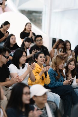 ทั้งสนุกทั้งอบอุ่น! รวมตัว Thai Beliebers หนาแน่น ฟังเพลงเพราะๆ ลุ้นรับของรางวัลจุกๆ ในงาน Universal Music Thailand - Justin Bieber 'SWAG' Album Listening Event In Bangkok