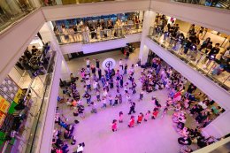 วินาทีประวัติศาสตร์ในงาน "KATSEYE 1st Flash Mob in Thailand" กับปรากฏการณ์การรวมตัว EYEKONS ชาวไทยครั้งแรก