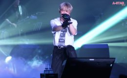 ดอกบัวชาบูบอสแจ! 'คิม แจจุง' สวมวิญญาณ Rock Star สุดเท่ เสิร์ฟเพอร์ฟอร์มสุดกร้าวใจพร้อมไลฟ์แบนด์ ใน "2025 KIM JAEJOONG ASIA TOUR CONCERT Beauty in Chaos in BANGKOK"