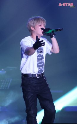 ดอกบัวชาบูบอสแจ! 'คิม แจจุง' สวมวิญญาณ Rock Star สุดเท่ เสิร์ฟเพอร์ฟอร์มสุดกร้าวใจพร้อมไลฟ์แบนด์ ใน "2025 KIM JAEJOONG ASIA TOUR CONCERT Beauty in Chaos in BANGKOK"