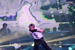 ดอกบัวชาบูบอสแจ! 'คิม แจจุง' สวมวิญญาณ Rock Star สุดเท่ เสิร์ฟเพอร์ฟอร์มสุดกร้าวใจพร้อมไลฟ์แบนด์ ใน "2025 KIM JAEJOONG ASIA TOUR CONCERT Beauty in Chaos in BANGKOK"