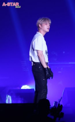 ดอกบัวชาบูบอสแจ! 'คิม แจจุง' สวมวิญญาณ Rock Star สุดเท่ เสิร์ฟเพอร์ฟอร์มสุดกร้าวใจพร้อมไลฟ์แบนด์ ใน "2025 KIM JAEJOONG ASIA TOUR CONCERT Beauty in Chaos in BANGKOK"
