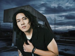 นี่ไม่ใช่แค่การอกหัก แต่คืออาการเสียใจจากความรักจนเกินควบคุมตัวเอง "รักเธอจนเป็นบ้า" ซิงเกิลใหม่จากวง Hard Boy