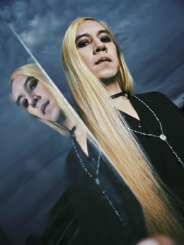 นี่ไม่ใช่แค่การอกหัก แต่คืออาการเสียใจจากความรักจนเกินควบคุมตัวเอง "รักเธอจนเป็นบ้า" ซิงเกิลใหม่จากวง Hard Boy