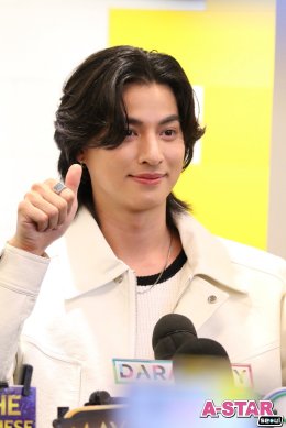 'หลิงหลิง-ออม' แท็กทีม 'กลัฟ-คณาวุฒิ' ร่วมเปิดตัว LEGO® Certified Store ณ วันแบงค็อก แห่งที่ 7 ในประเทศไทย กับคอนเซ็ปต์ "Retailtainment" ผสานความสนุกสุดสร้างสรรค์ใจกลางเมือง