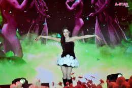 ฮ็อบทั้งฮอลล์! 'ลีน่า-หมิว' พาแฟนคลับหลุดเข้า Wonderland เสิร์ฟความหวานฟินทะลุเพดาน ในงาน "LENAMIU Born to Shine Fan Meeting" 