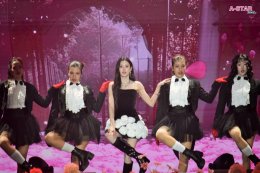 ฮ็อบทั้งฮอลล์! 'ลีน่า-หมิว' พาแฟนคลับหลุดเข้า Wonderland เสิร์ฟความหวานฟินทะลุเพดาน ในงาน "LENAMIU Born to Shine Fan Meeting" 