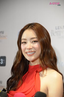 ฮ็อบทั้งฮอลล์! 'ลีน่า-หมิว' พาแฟนคลับหลุดเข้า Wonderland เสิร์ฟความหวานฟินทะลุเพดาน ในงาน "LENAMIU Born to Shine Fan Meeting" 