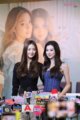 แฟนคลับล้นตึกมาลีนนท์! 'ลีน่า-หมิว' แจกโมเมนต์ยิ้มไม่หุบ ในงาน Photobook Fansign ครั้งแรก "LENA & MIU Always Close, Then Closer The Official Photobook Fansign"