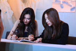 แฟนคลับล้นตึกมาลีนนท์! 'ลีน่า-หมิว' แจกโมเมนต์ยิ้มไม่หุบ ในงาน Photobook Fansign ครั้งแรก "LENA & MIU Always Close, Then Closer The Official Photobook Fansign"