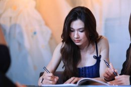 แฟนคลับล้นตึกมาลีนนท์! 'ลีน่า-หมิว' แจกโมเมนต์ยิ้มไม่หุบ ในงาน Photobook Fansign ครั้งแรก "LENA & MIU Always Close, Then Closer The Official Photobook Fansign"