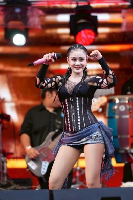 สาดความฟินอินเกาะเสม็ด! ประมวลภาพความสนุก JINRO Presents "SAMED IN LOVE 11" รูดม่านปิดฉากสุดปัง สาดพลังร็อก-แร็ป-หมอลำ ครบจบในงานเดียว