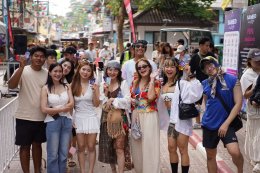 ที่สุดแห่งเทศกาลดนตรีกลางทะเล "JINRO presents SAMED IN LOVE 2025" พาแฟนเพลง ล่าขุมทรัพย์ความมันกลางเสม็ด 9 ศิลปิน-ดีเจสุดฮอต ยกพลถล่มเวที! สาดความมันตลอดคืน! 