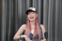 แพนิคหลังดรามา 'พลอยชมพู' เล่ากลัวการขึ้นร้องเพลง เปิดใจชีวิตโสด บอกให้ตายใครก็ไม่เชื่อ