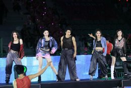 ช่อง 3 ฉลอง 56 ปี สุดยิ่งใหญ่ อลังการเหนือคำบรรยาย รวมซุป'ตาร์มาระเบิดพลังขั้นสุด สร้างปรากฏการณ์สะเทือนทั้งสนาม