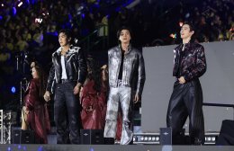 ช่อง 3 ฉลอง 56 ปี สุดยิ่งใหญ่ อลังการเหนือคำบรรยาย รวมซุป'ตาร์มาระเบิดพลังขั้นสุด สร้างปรากฏการณ์สะเทือนทั้งสนาม