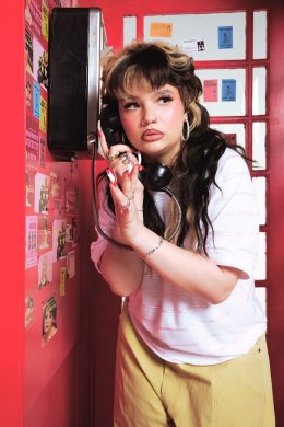 Lola Young ส่งต่อความกล้าในการต่อสู้กับความกลัวในใจผ่านเพลงใหม่ "SPIDERS" รอฟังอัลบั้มใหม่ Im Only F**king Myself วันที่ 19 ก.ย. นี้
