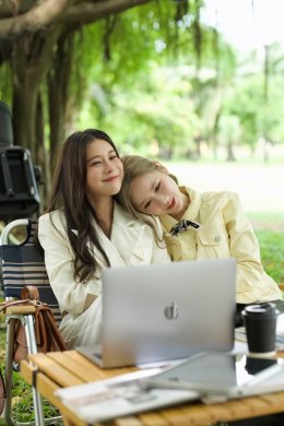 ซีนปิดกล้อง! "เก้า - เจนเย่" เล่นเกินบท หรือใครติดสกินชิพป่าว? ซบไหล่ - จับมือ คนดูงงแน่!!