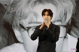 "อากาเซ่ครับ รักมาร์คมุ้ย"! 'มาร์ค ต้วน' อ้อนขั้นสุด เสิร์ฟท่า 'จุ๊บแมว-จุ๊บปลาดาว' สุดคิวท์ ในงานแถลงข่าว MARK   TUAN Silhouette: The Shape of You FANCON 2026 in BANGKOK