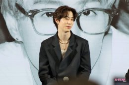 "อากาเซ่ครับ รักมาร์คมุ้ย"! 'มาร์ค ต้วน' อ้อนขั้นสุด เสิร์ฟท่า 'จุ๊บแมว-จุ๊บปลาดาว' สุดคิวท์ ในงานแถลงข่าว MARK   TUAN Silhouette: The Shape of You FANCON 2026 in BANGKOK