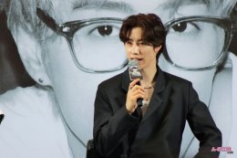 "อากาเซ่ครับ รักมาร์คมุ้ย"! 'มาร์ค ต้วน' อ้อนขั้นสุด เสิร์ฟท่า 'จุ๊บแมว-จุ๊บปลาดาว' สุดคิวท์ ในงานแถลงข่าว MARK   TUAN Silhouette: The Shape of You FANCON 2026 in BANGKOK