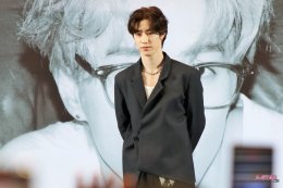 "อากาเซ่ครับ รักมาร์คมุ้ย"! 'มาร์ค ต้วน' อ้อนขั้นสุด เสิร์ฟท่า 'จุ๊บแมว-จุ๊บปลาดาว' สุดคิวท์ ในงานแถลงข่าว MARK   TUAN Silhouette: The Shape of You FANCON 2026 in BANGKOK