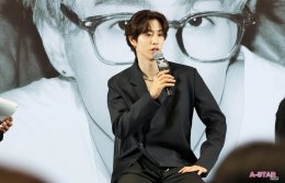 "อากาเซ่ครับ รักมาร์คมุ้ย"! 'มาร์ค ต้วน' อ้อนขั้นสุด เสิร์ฟท่า 'จุ๊บแมว-จุ๊บปลาดาว' สุดคิวท์ ในงานแถลงข่าว MARK   TUAN Silhouette: The Shape of You FANCON 2026 in BANGKOK