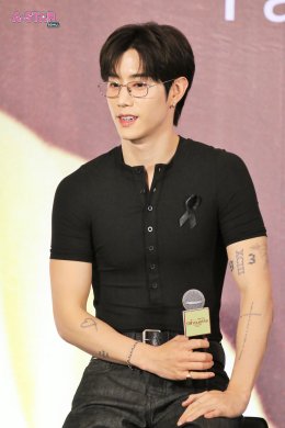 พี่จ๋าเริ่ดเลยล่ะ! 'มาร์ค ต้วน' ทำหัวใจเหล่า 'อากาเซ่' เต้นแรงอีกครั้งกับโมเมนต์สุดพิเศษในงานแถลงข่าวและแฟนไซน์ครั้งแรกในประเทศไทย Shopee x MARK TUAN Silhouette FANSIGN EVENT