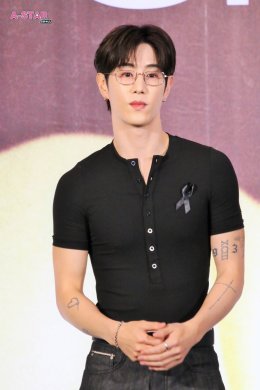 พี่จ๋าเริ่ดเลยล่ะ! 'มาร์ค ต้วน' ทำหัวใจเหล่า 'อากาเซ่' เต้นแรงอีกครั้งกับโมเมนต์สุดพิเศษในงานแถลงข่าวและแฟนไซน์ครั้งแรกในประเทศไทย Shopee x MARK TUAN Silhouette FANSIGN EVENT