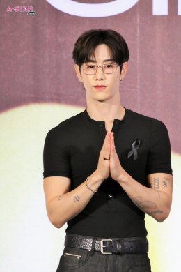 พี่จ๋าเริ่ดเลยล่ะ! 'มาร์ค ต้วน' ทำหัวใจเหล่า 'อากาเซ่' เต้นแรงอีกครั้งกับโมเมนต์สุดพิเศษในงานแถลงข่าวและแฟนไซน์ครั้งแรกในประเทศไทย Shopee x MARK TUAN Silhouette FANSIGN EVENT