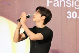 พี่จ๋าเริ่ดเลยล่ะ! 'มาร์ค ต้วน' ทำหัวใจเหล่า 'อากาเซ่' เต้นแรงอีกครั้งกับโมเมนต์สุดพิเศษในงานแถลงข่าวและแฟนไซน์ครั้งแรกในประเทศไทย Shopee x MARK TUAN Silhouette FANSIGN EVENT