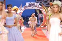 หัวหินสดใสเป็นพิเศษ! 27 สาวงาม Miss International Queen® 2026 นั่งรถไฟขบวนพิเศษ เปิดทริปแฟชั่นธรรมชาติWellness ริมทะเล