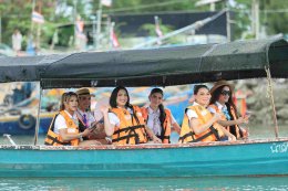 หัวหินสดใสเป็นพิเศษ! 27 สาวงาม Miss International Queen® 2026 นั่งรถไฟขบวนพิเศษ เปิดทริปแฟชั่นธรรมชาติWellness ริมทะเล