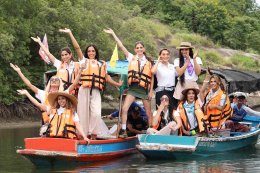 หัวหินสดใสเป็นพิเศษ! 27 สาวงาม Miss International Queen® 2026 นั่งรถไฟขบวนพิเศษ เปิดทริปแฟชั่นธรรมชาติWellness ริมทะเล