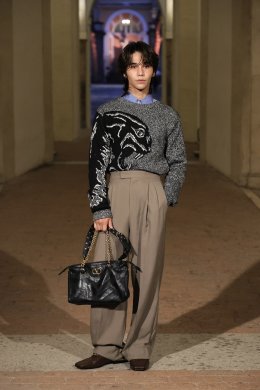 ปังอย่างต่อเนื่อง! 'Jeff Satur' นั่งฟร้อนท์โรว์ชมโชว์ระดับโลก "Maison Valentino Fall Winter 2026-2027" ในฐานะ Brand Ambassador ณ กรุงโรม ประเทศอิตาลี
