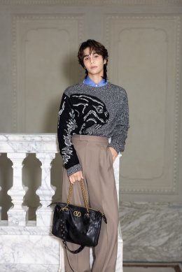 ปังอย่างต่อเนื่อง! 'Jeff Satur' นั่งฟร้อนท์โรว์ชมโชว์ระดับโลก "Maison Valentino Fall Winter 2026-2027" ในฐานะ Brand Ambassador ณ กรุงโรม ประเทศอิตาลี