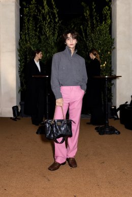 ปังอย่างต่อเนื่อง! 'Jeff Satur' นั่งฟร้อนท์โรว์ชมโชว์ระดับโลก "Maison Valentino Fall Winter 2026-2027" ในฐานะ Brand Ambassador ณ กรุงโรม ประเทศอิตาลี