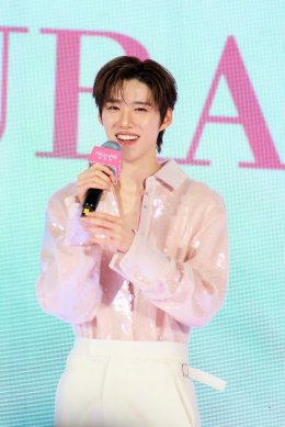 'พีพี-กฤษฏ์' เสิร์ฟความสดใสออร่าเปล่งประกาย!! ในงาน "MizuMi x PP Krit - THE PINK AURA"