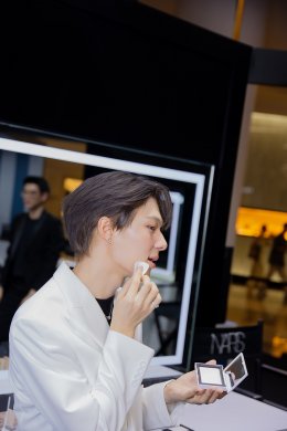 'นุนิว-ชวรินทร์' ร่วมเปิดประสบการณ์ความงามบทใหม่ THE BEAUTY TRANSFORMED COLLECTION ที่งาน "NARS THE HOT ESCAPE EVENT"