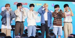 บูสต์บูสต์ไม่อ่อม! 'NCT WISH' ชวน 'N-Citizen' มาไขรหัสลับแห่งความสุข ให้ใจ 'poppop' (ป็อปป็อป) ไปด้วยกัน ในงานแถลงข่าว "2025 NCT WISH ASIA TOUR LOG in BANGKOK"