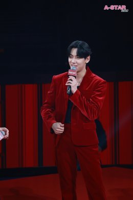 ณเดชน์ แท็กทีม แบมแบม เสิร์ฟโมเมนต์สุดฟินในงาน "เนสกาแฟ เบลนด์ แอนด์ บรู เมค ดิส โมเมนต์ มอร์" เปิดตัว "เนสกาแฟ เบลนด์ แอนด์ บรู ริช อโรมา สูตรใหม่ เพิ่มกาแฟ เติมนม อร่อยไปอีก"