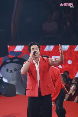 ณเดชน์ แท็กทีม แบมแบม เสิร์ฟโมเมนต์สุดฟินในงาน "เนสกาแฟ เบลนด์ แอนด์ บรู เมค ดิส โมเมนต์ มอร์" เปิดตัว "เนสกาแฟ เบลนด์ แอนด์ บรู ริช อโรมา สูตรใหม่ เพิ่มกาแฟ เติมนม อร่อยไปอีก"