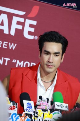 ณเดชน์ แท็กทีม แบมแบม เสิร์ฟโมเมนต์สุดฟินในงาน "เนสกาแฟ เบลนด์ แอนด์ บรู เมค ดิส โมเมนต์ มอร์" เปิดตัว "เนสกาแฟ เบลนด์ แอนด์ บรู ริช อโรมา สูตรใหม่ เพิ่มกาแฟ เติมนม อร่อยไปอีก"