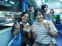 โหนรถเมล์ฟรีสุดจึ้ง! หนุ่ม-นนท์ แจกความฟินกับ "เนสกาแฟกระป๋องรถเมล์" เสิร์ฟความอร่อยตรงสเปกแบบสุดเอ็กซ์คลูซีฟ