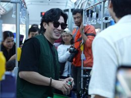 โหนรถเมล์ฟรีสุดจึ้ง! หนุ่ม-นนท์ แจกความฟินกับ "เนสกาแฟกระป๋องรถเมล์" เสิร์ฟความอร่อยตรงสเปกแบบสุดเอ็กซ์คลูซีฟ