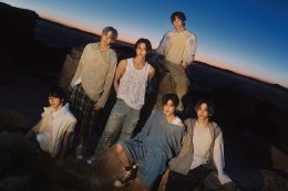 RIIZE (ไรซ์) ถ่ายทอดตัวตนของวงที่เติบโตอย่างไม่หยุดยั้ง ในอัลบั้มเต็มชุดแรก 'ODYSSEY' (โอดิสซีย์) เพลงไตเติล 'Fly Up' (ฟลาย อัป) มาพร้อมการแสดงสุดโดดเด่นราวกับละครเวทีวัยรุ่น